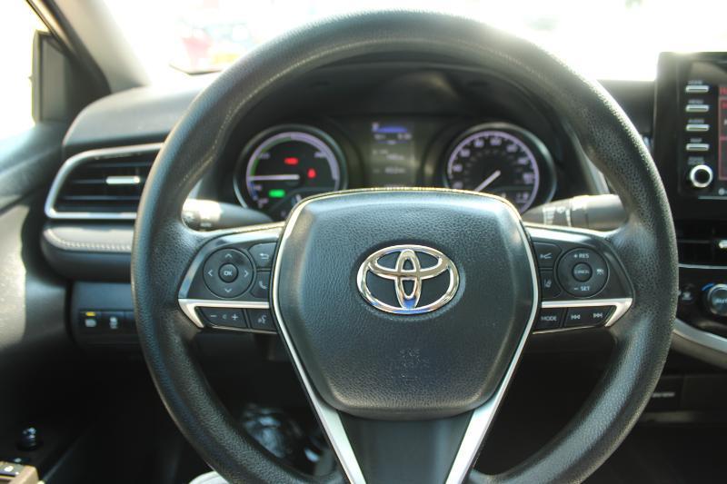 Toyota Camry Hybrid LE CVT (Natl) 2022