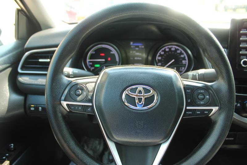 Toyota Camry Hybrid LE CVT (Natl) 2022
