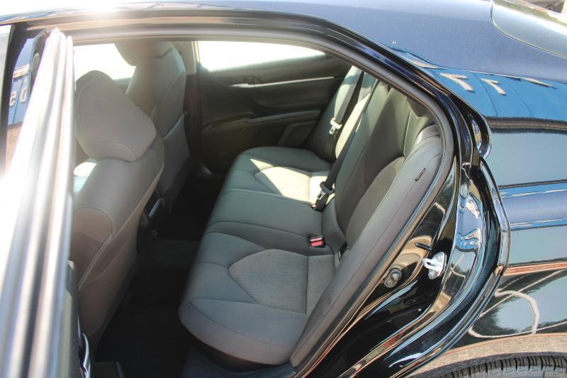 Toyota Camry Hybrid LE CVT (Natl) 2022