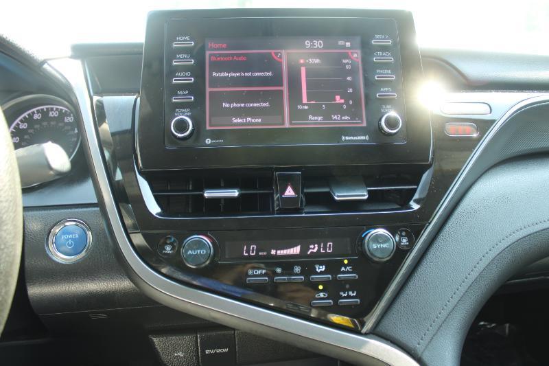 Toyota Camry Hybrid LE CVT (Natl) 2022