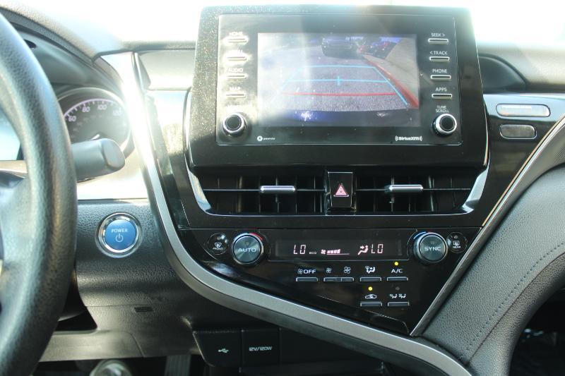 Toyota Camry Hybrid LE CVT (Natl) 2022