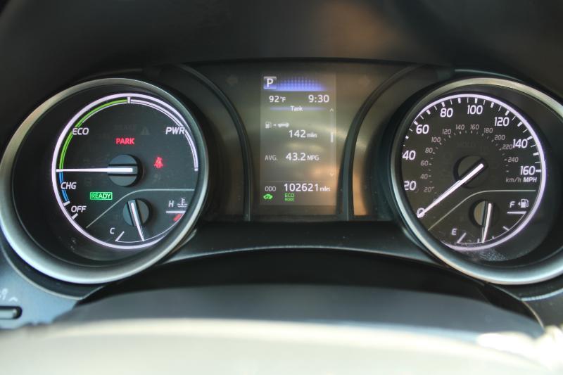 Toyota Camry Hybrid LE CVT (Natl) 2022