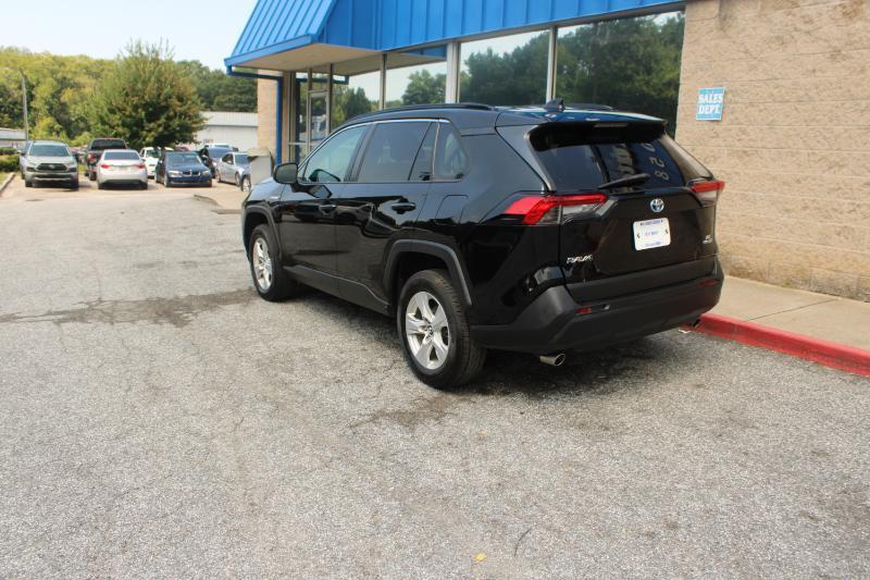 Toyota RAV4 Hybrid LE AWD (Natl) 2021