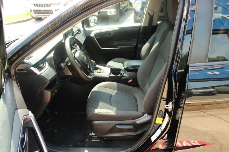 Toyota RAV4 Hybrid LE AWD (Natl) 2021