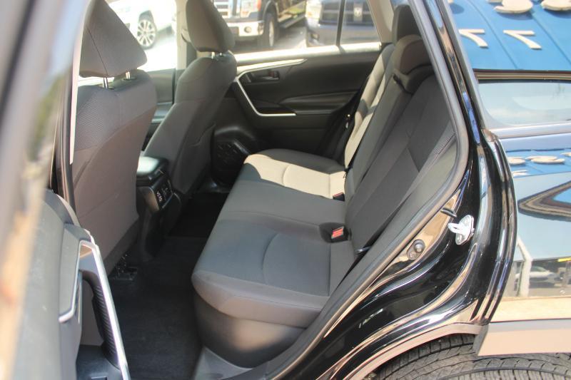 Toyota RAV4 Hybrid LE AWD (Natl) 2021