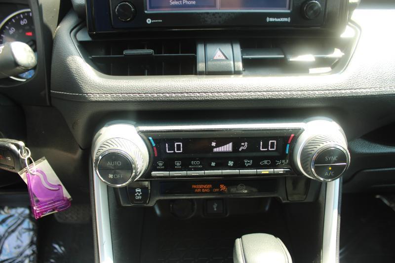 Toyota RAV4 Hybrid LE AWD (Natl) 2021