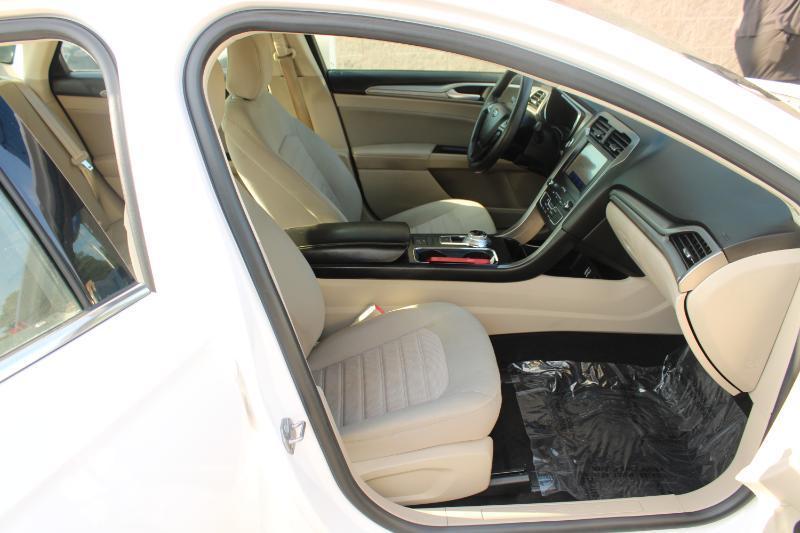 Ford Fusion SE FWD 2020