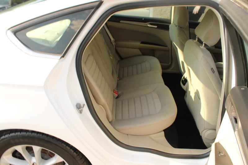 Ford Fusion SE FWD 2020