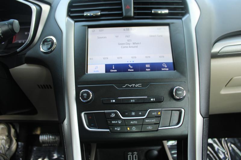 Ford Fusion SE FWD 2020