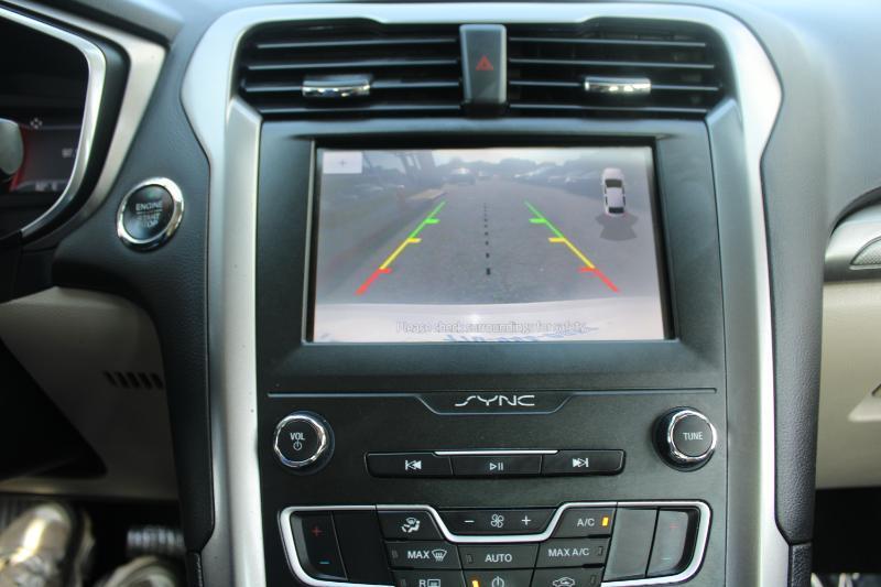Ford Fusion SE FWD 2020