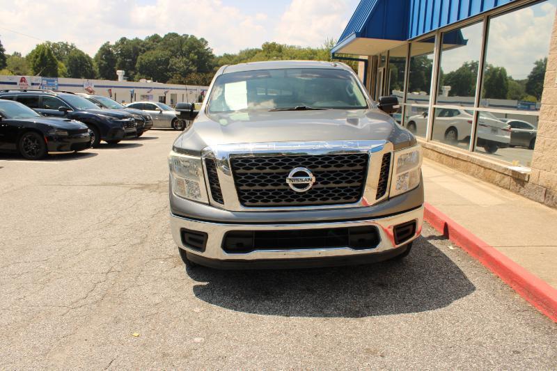 Nissan Titan 4x2 Crew Cab SV 2017