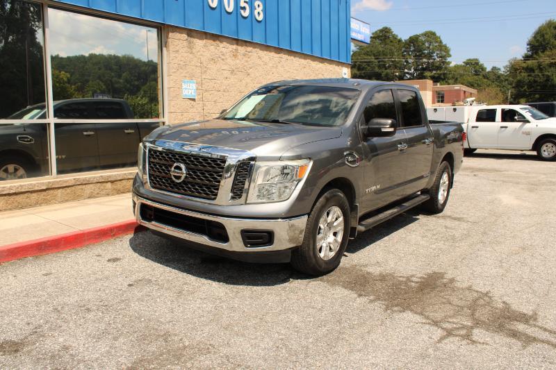 Nissan Titan 4x2 Crew Cab SV 2017