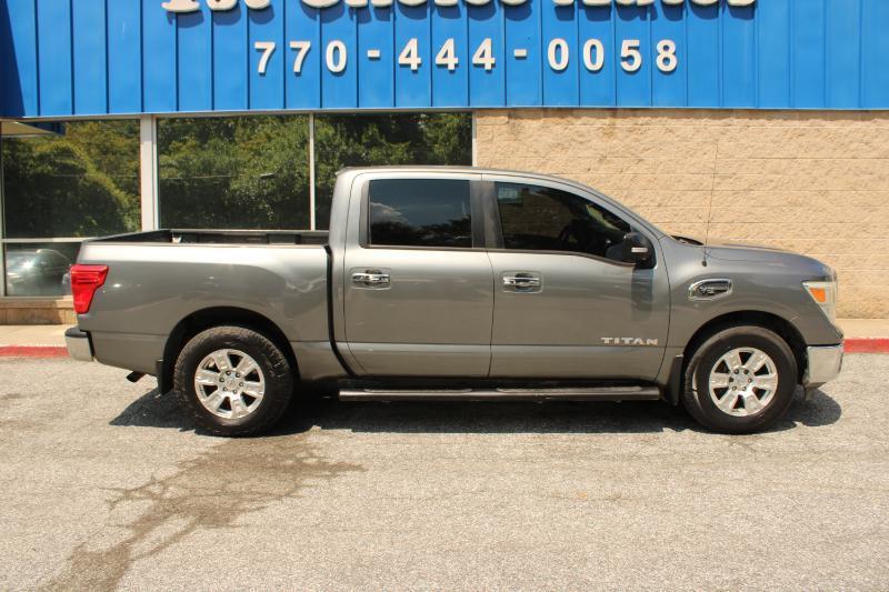 Nissan Titan 4x2 Crew Cab SV 2017