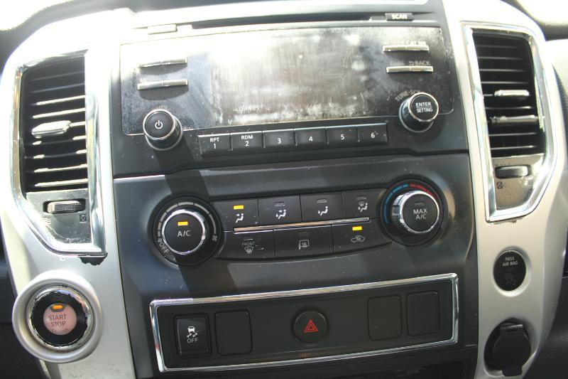 Nissan Titan 4x2 Crew Cab SV 2017
