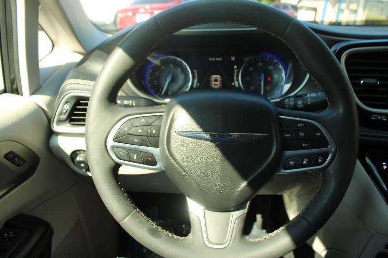 Chrysler Pacifica Touring L FWD 2022