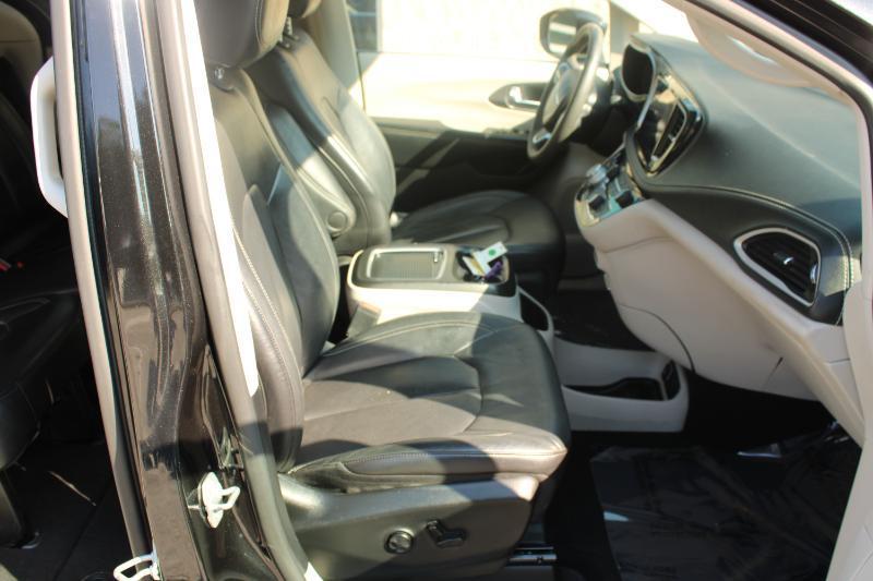 Chrysler Pacifica Touring L FWD 2022