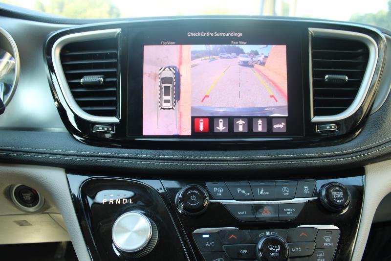 Chrysler Pacifica Touring L FWD 2022