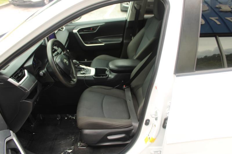 Toyota RAV4 Hybrid LE AWD (Natl) 2024