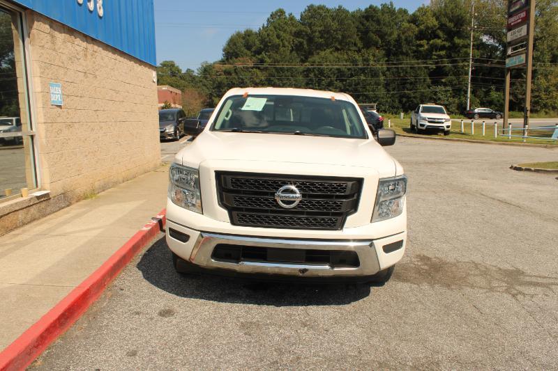 Nissan Titan 4x2 Crew Cab SV 2022
