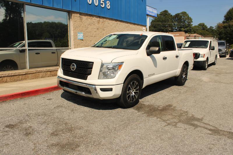 Nissan Titan 4x2 Crew Cab SV 2022