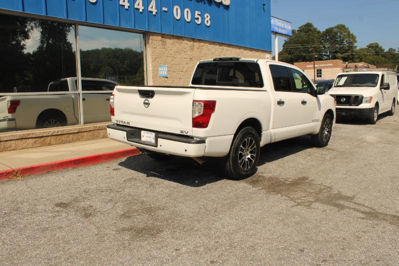 Nissan Titan 4x2 Crew Cab SV 2022