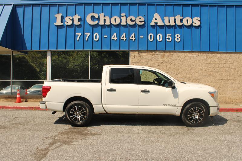 Nissan Titan 4x2 Crew Cab SV 2022