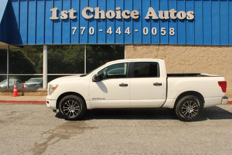 Nissan Titan 4x2 Crew Cab SV 2022