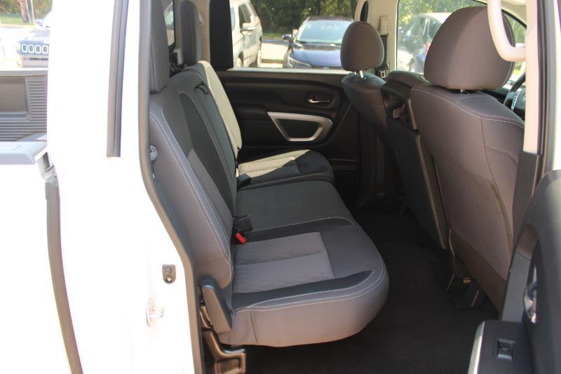 Nissan Titan 4x2 Crew Cab SV 2022