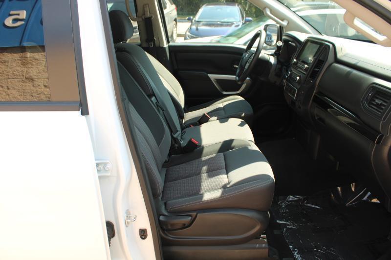 Nissan Titan 4x2 Crew Cab SV 2022