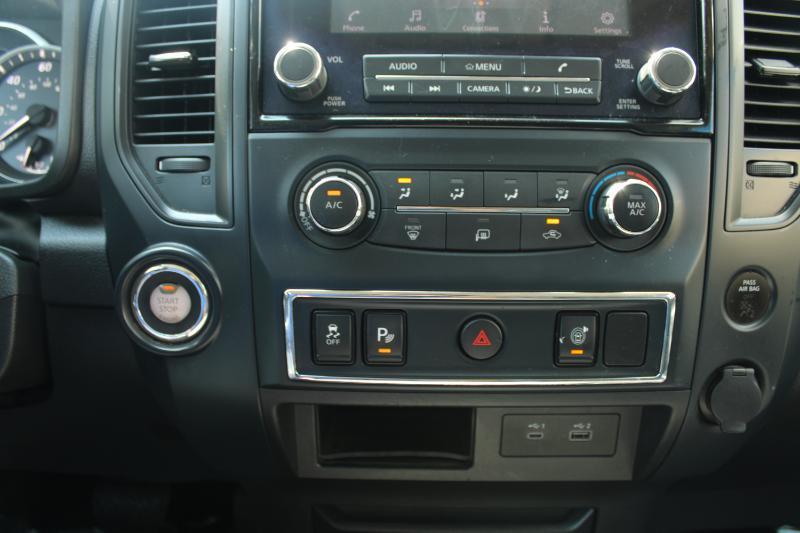 Nissan Titan 4x2 Crew Cab SV 2022