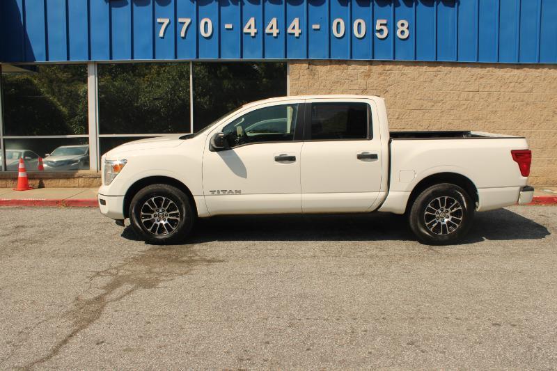 Nissan Titan 4x2 Crew Cab SV 2022