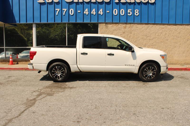Nissan Titan 4x2 Crew Cab SV 2022