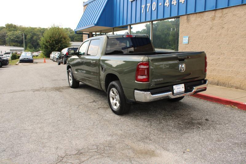 RAM 1500 Big Horn 4x2 Crew Cab 5'7" Box 2021