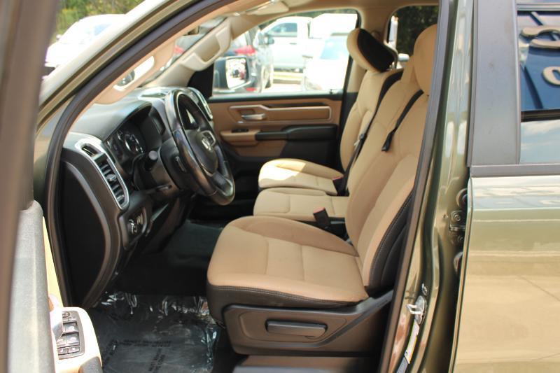RAM 1500 Big Horn 4x2 Crew Cab 5'7" Box 2021