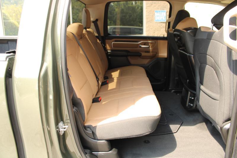 RAM 1500 Big Horn 4x2 Crew Cab 5'7" Box 2021