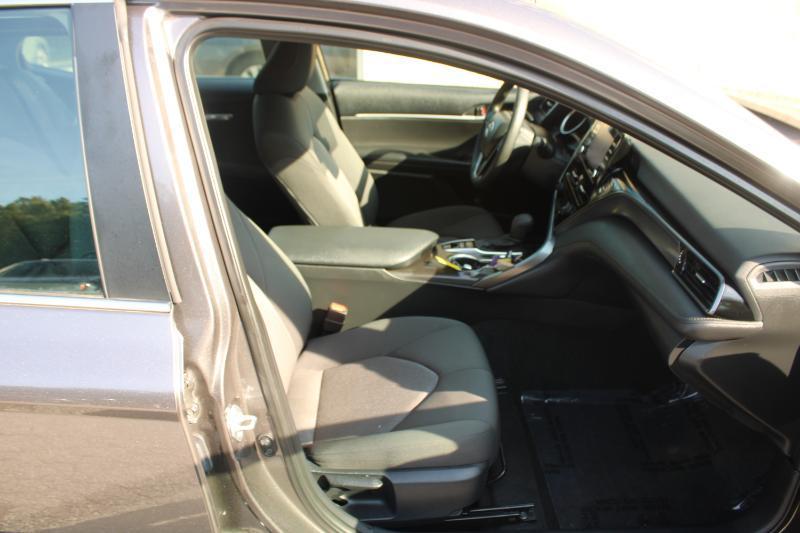 Toyota Camry Hybrid LE CVT (Natl) 2023