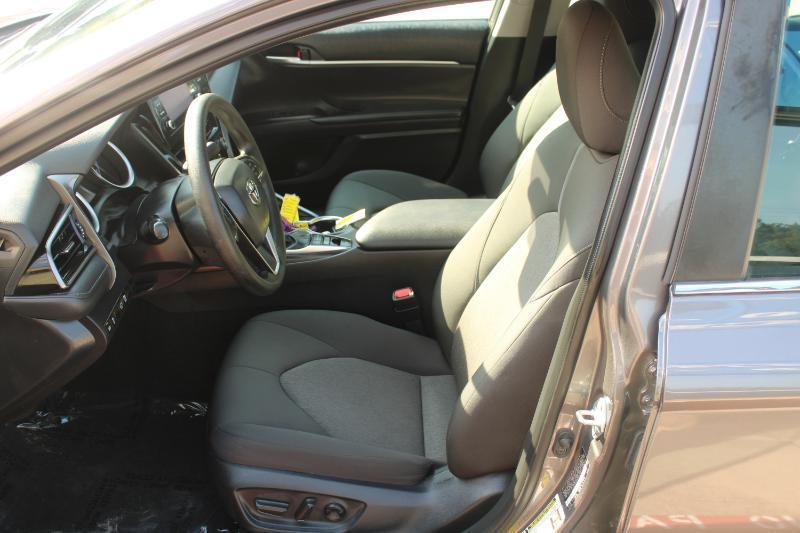 Toyota Camry Hybrid LE CVT (Natl) 2023