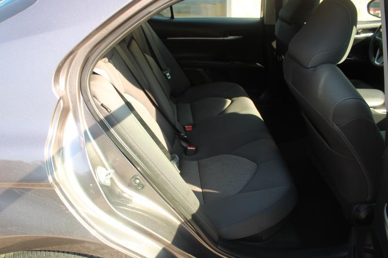 Toyota Camry Hybrid LE CVT (Natl) 2023