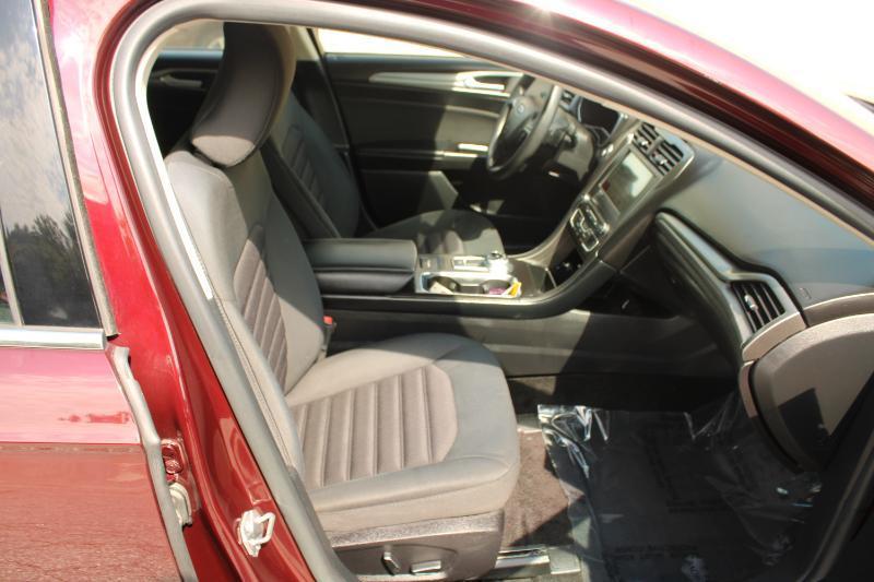 Ford Fusion SE FWD 2017
