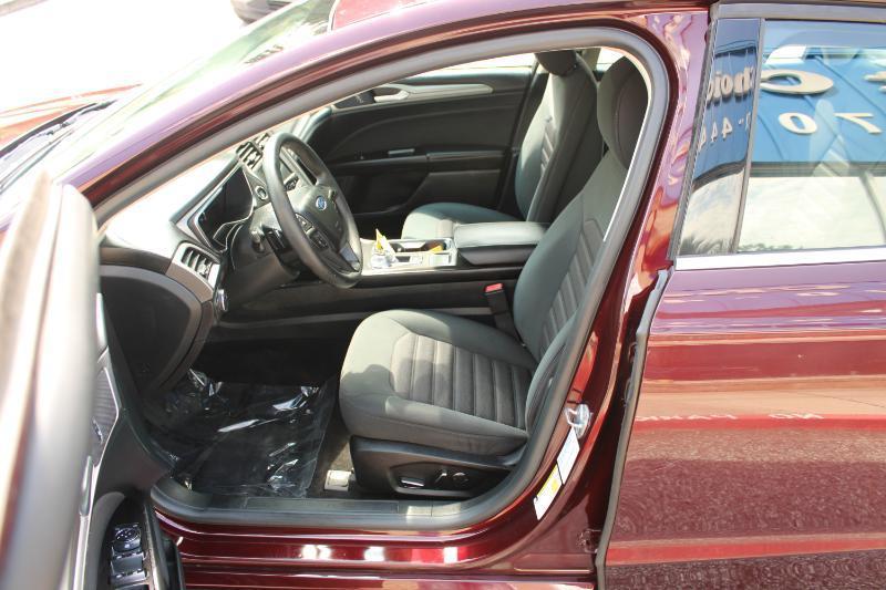 Ford Fusion SE FWD 2017