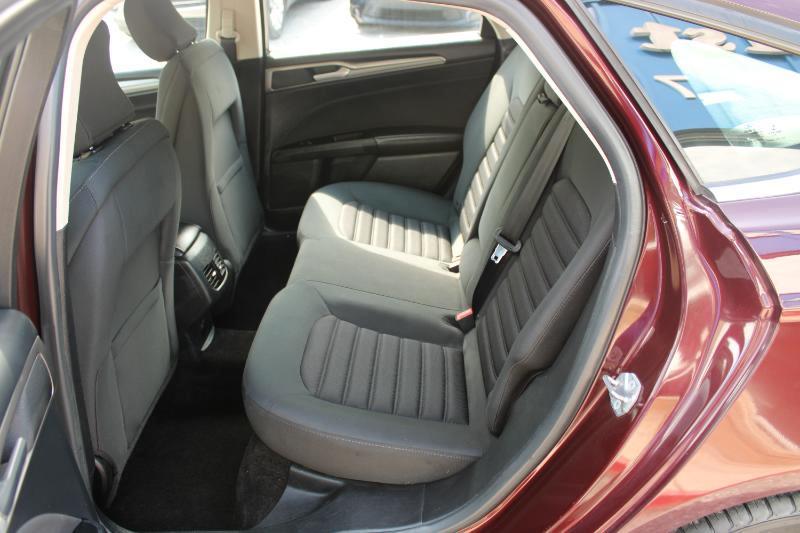 Ford Fusion SE FWD 2017