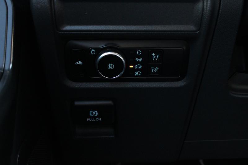 Ford F-150 XL 4WD SuperCrew 5.5' Box 2023