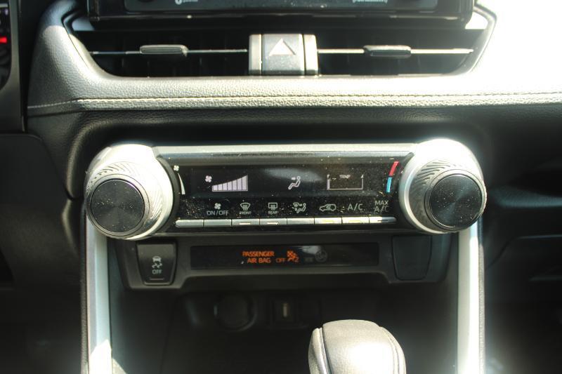 Toyota RAV4 LE FWD (Natl) 2022