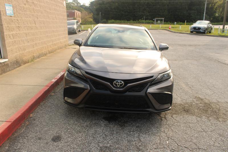 Toyota Camry SE Auto (Natl) 2021