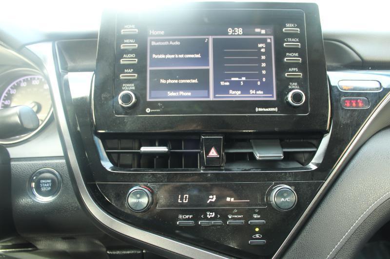 Toyota Camry SE Auto (Natl) 2021