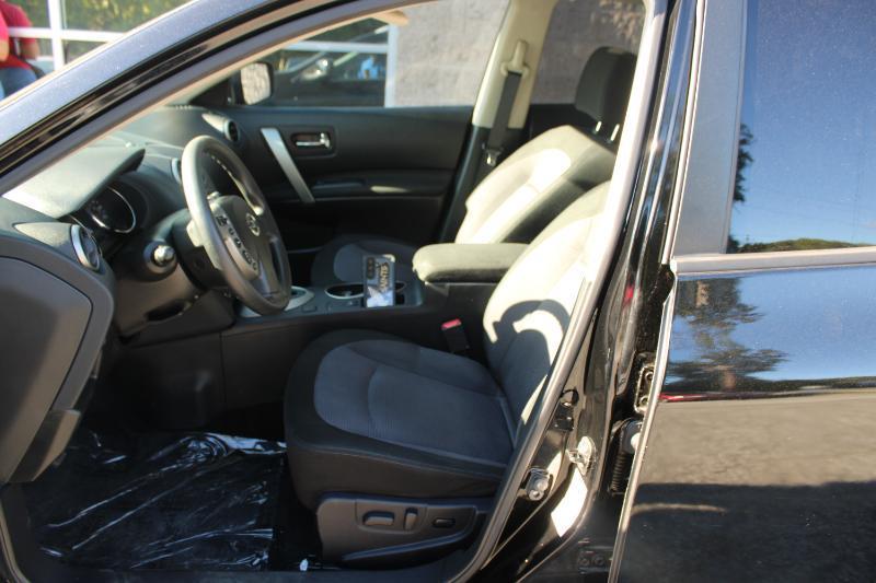 Nissan Rogue FWD 4dr SV 2013