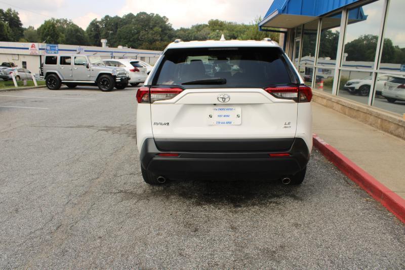 Toyota RAV4 LE AWD (Natl) 2019