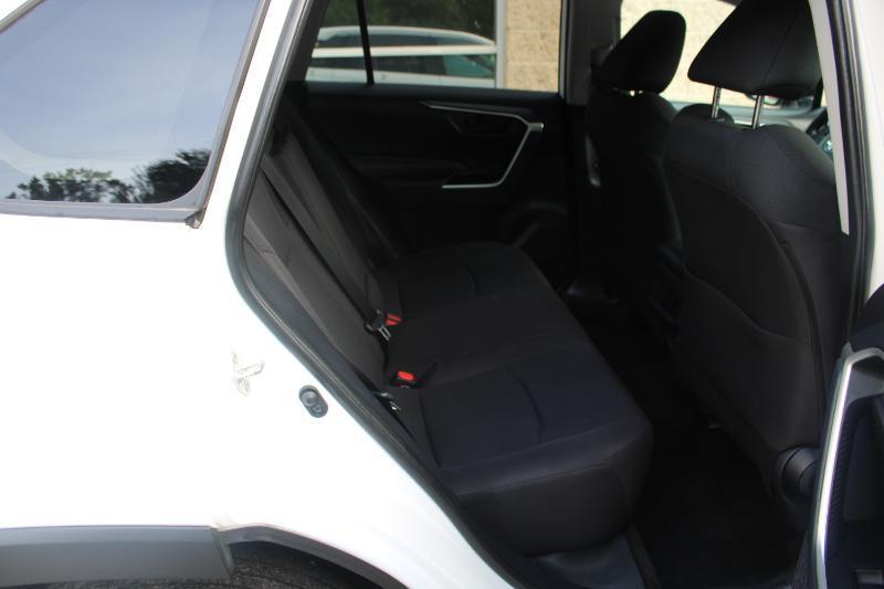 Toyota RAV4 LE AWD (Natl) 2019