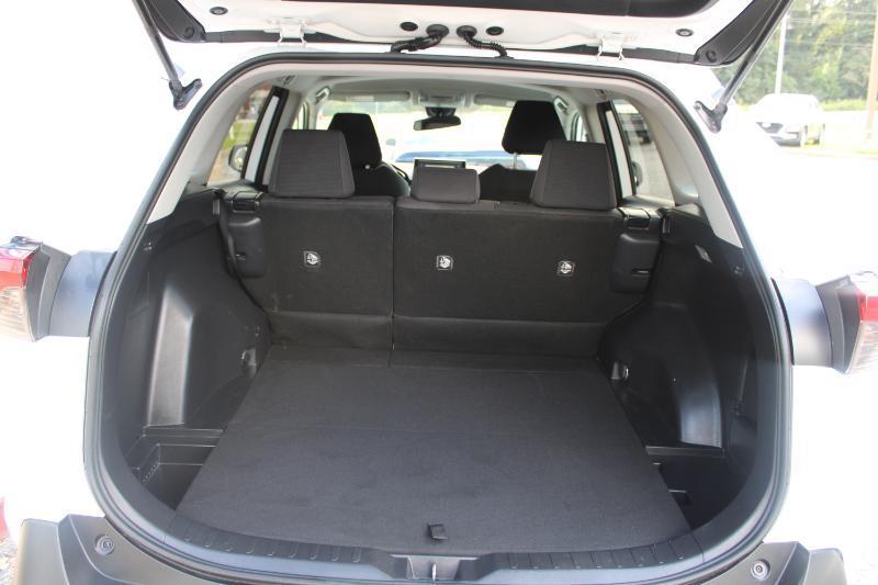 Toyota RAV4 LE AWD (Natl) 2019