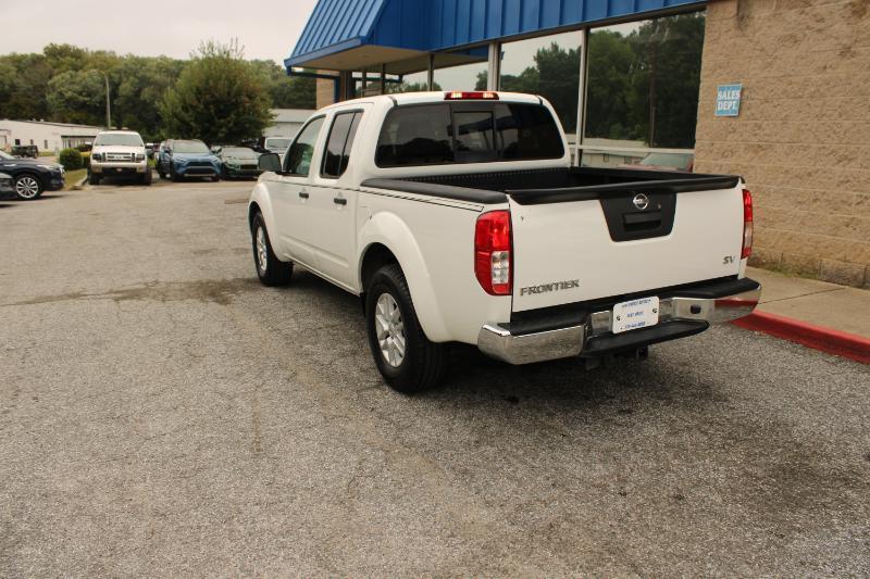 Nissan Frontier Crew Cab 4x2 SV V6 Auto 2018